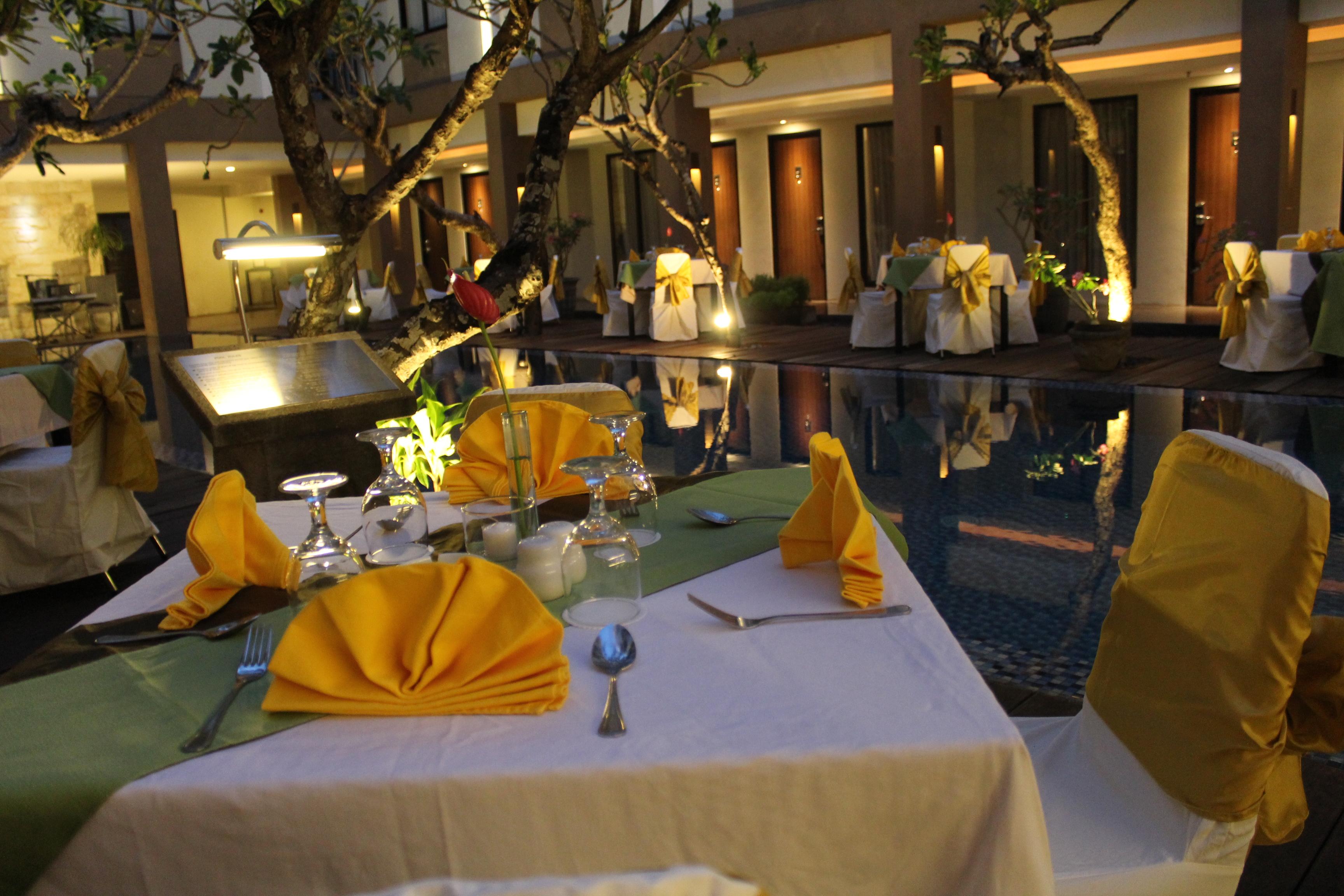 Hotel Santika Kuta Кута Экстерьер фото