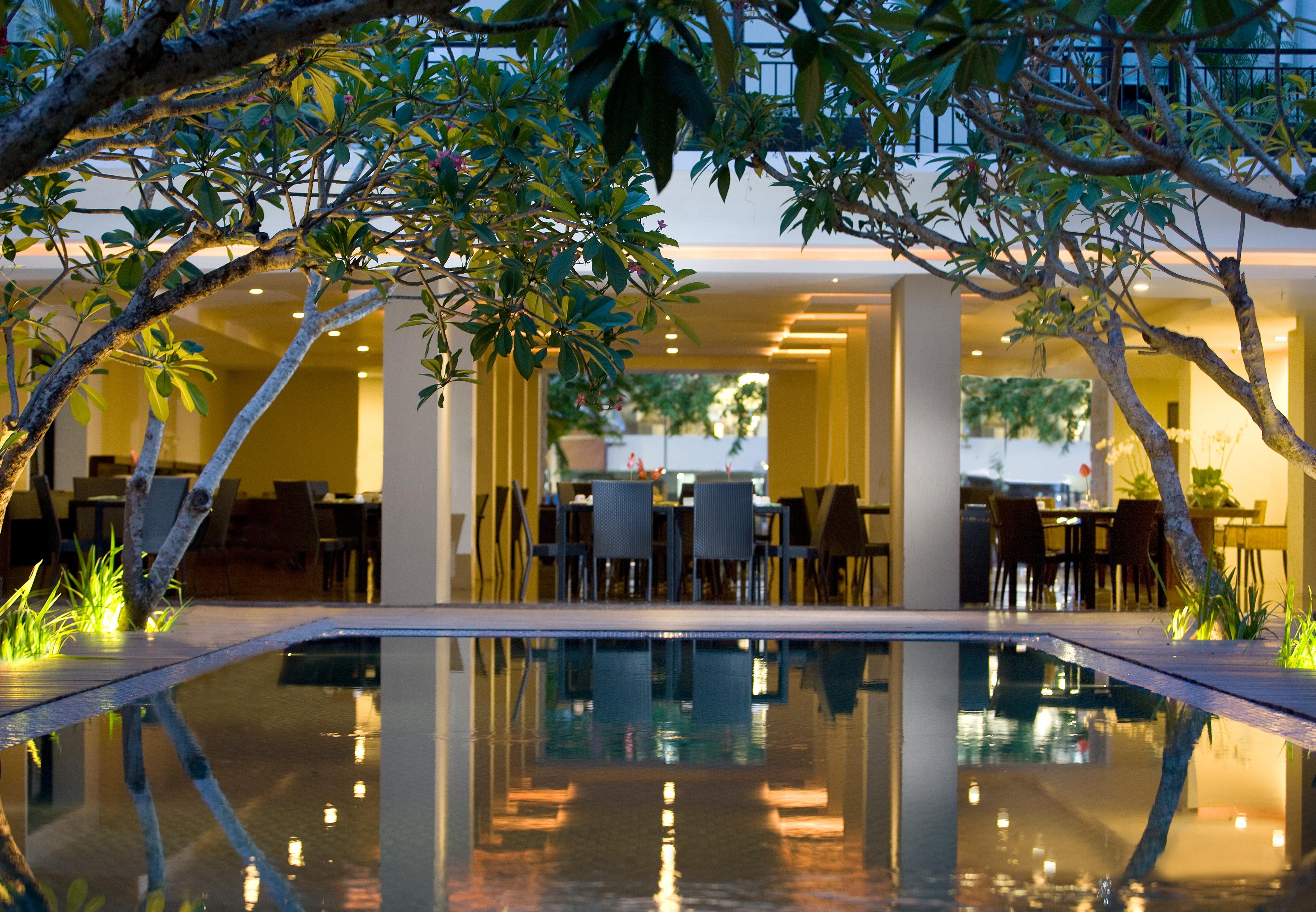 Hotel Santika Kuta Кута Интерьер фото