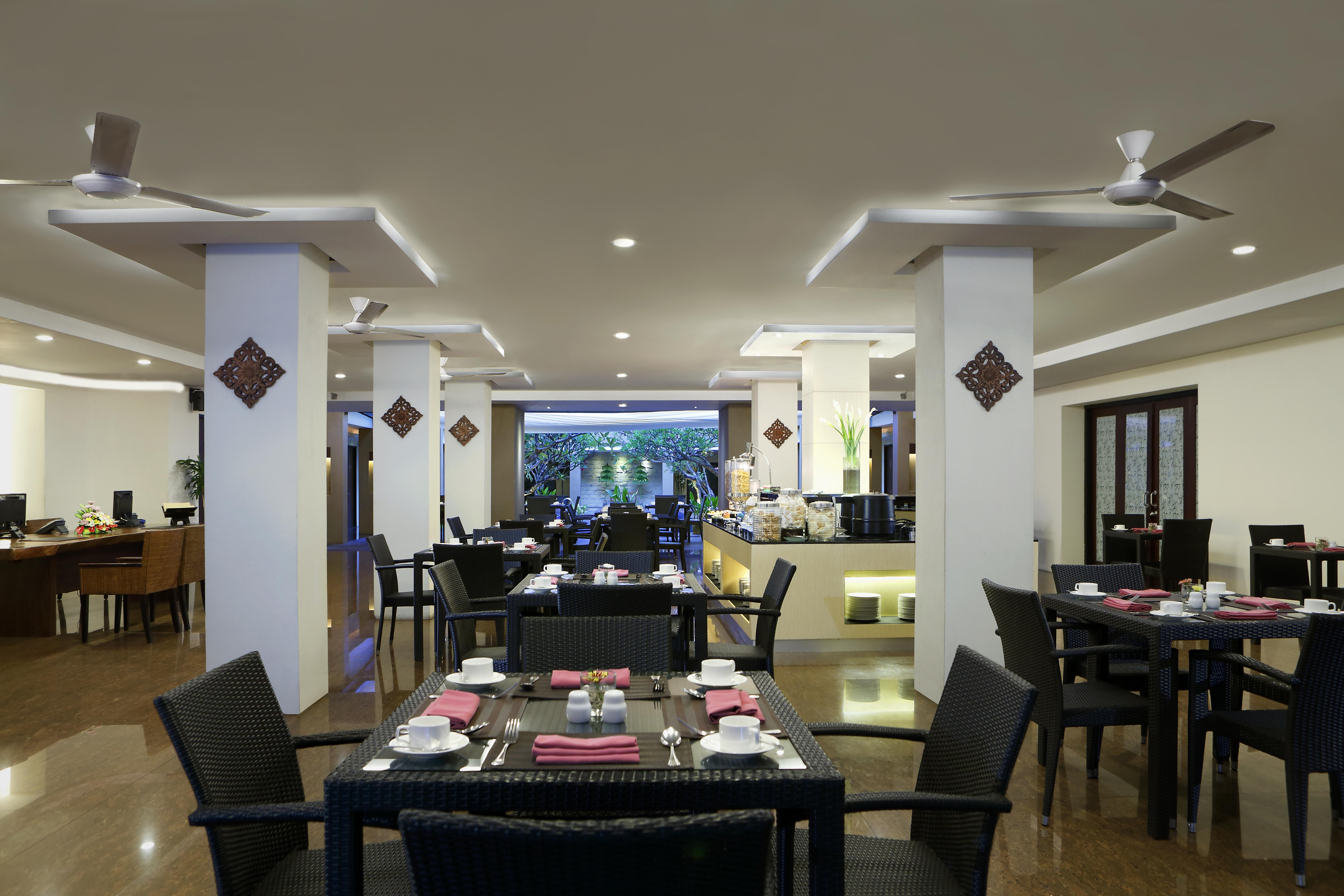 Hotel Santika Kuta Кута Экстерьер фото